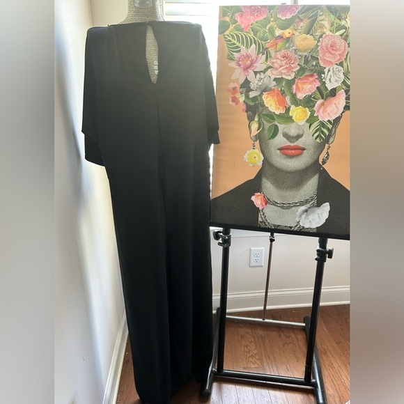 NWOT BOOHOO BLACK, V NECK, WAIST CUTOUT, WIDE LEG JUMPSUIT. - Picture 2 of 7